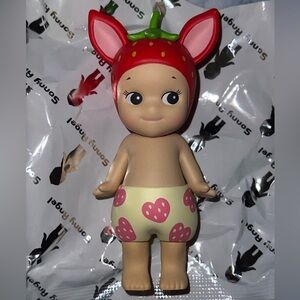 Sonny Angel - Strawberry Fawn